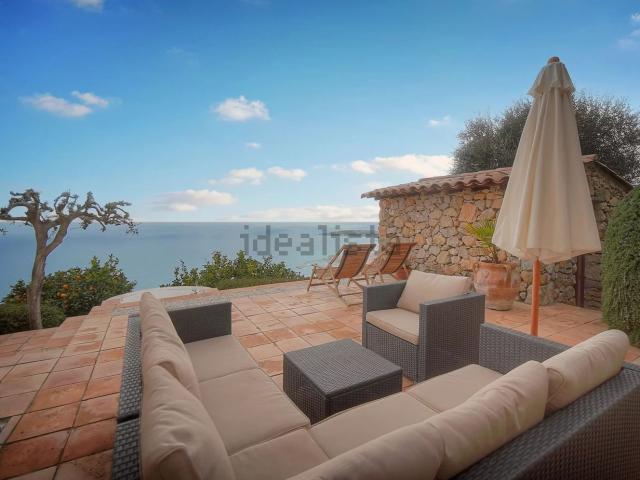 Maison, Menton