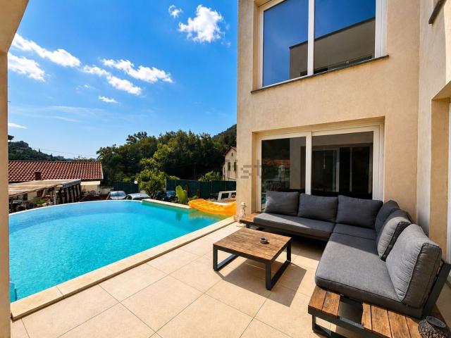 Maison, Menton
