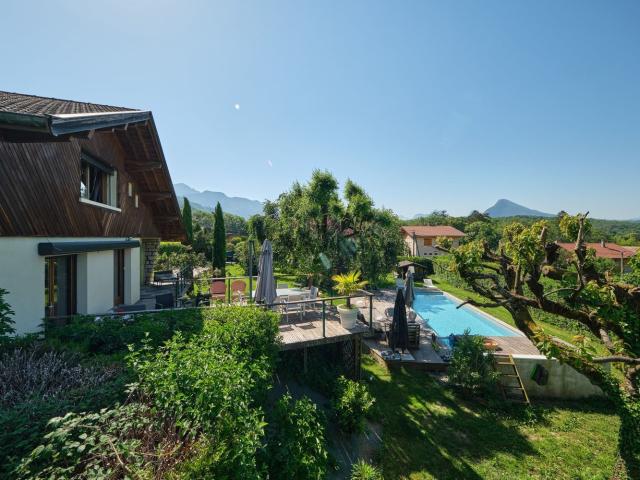 Maison, Menthon Saint Bernard