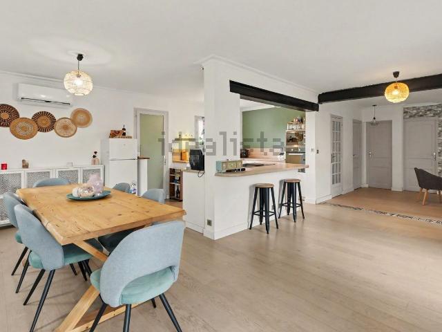 Maison, Merville