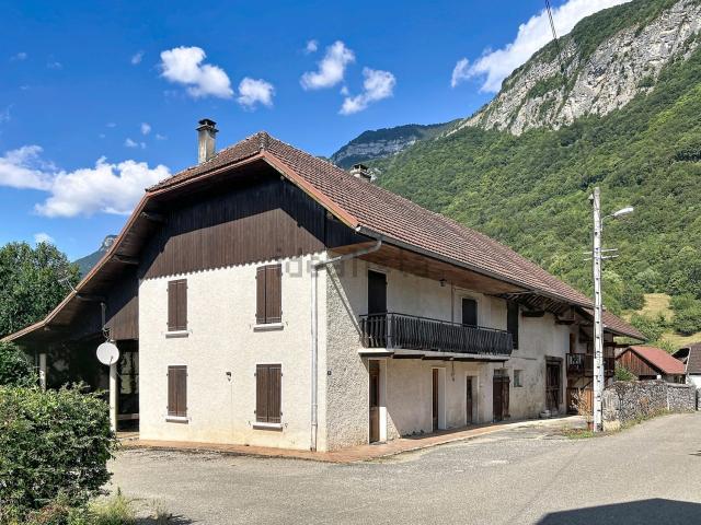 Maison, Méry