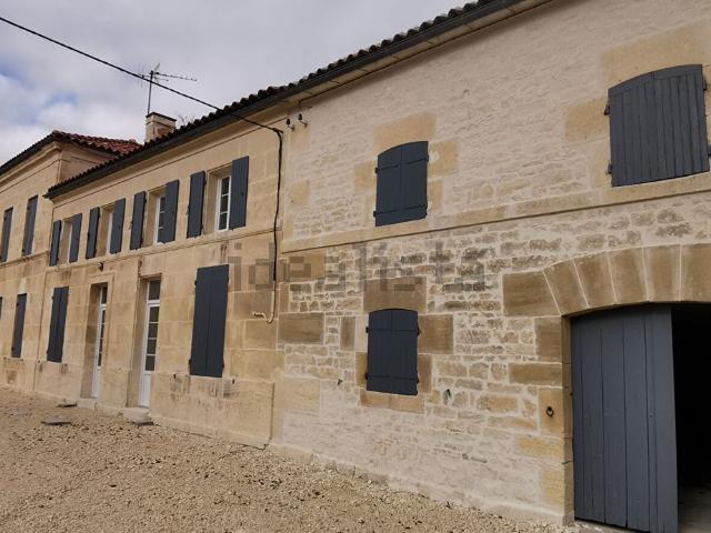 Maison, Mesnac