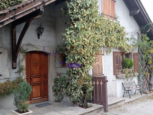 Maison, Messery
