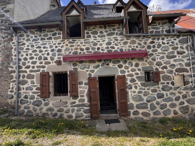 Maison mitoyenne Nozieres 15 300 DIENNE