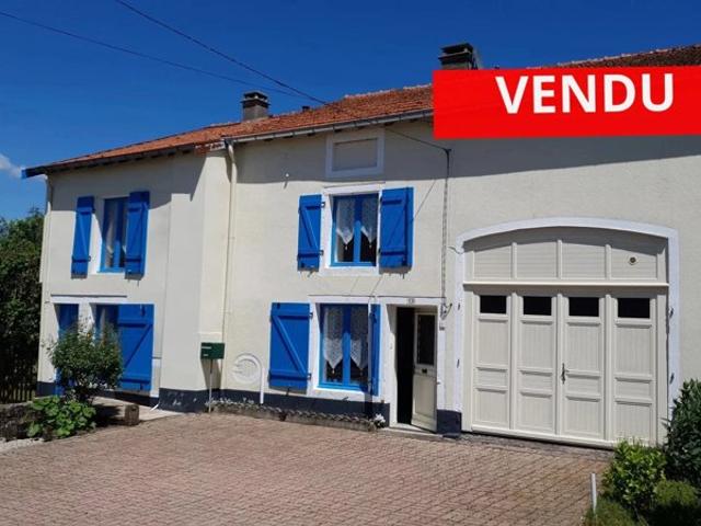 Maison mitoyenne avec grange et grand jardin en Haute Marne