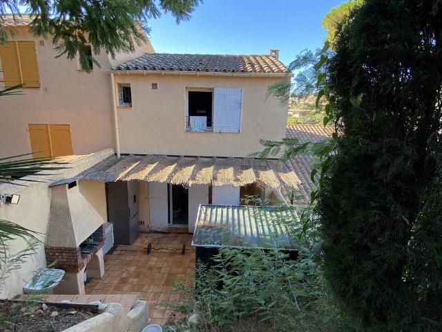 Maison Mitoyenne avec parking Résidence avec piscine