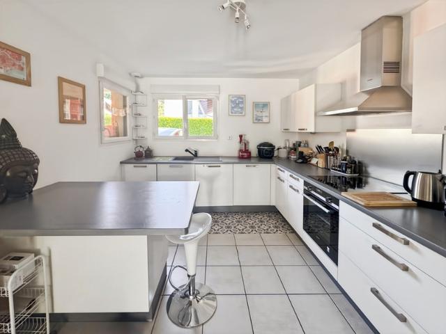 Maison mitoyenne clé en main à vendre de 5 chambres à DIVONNE LES BAINS