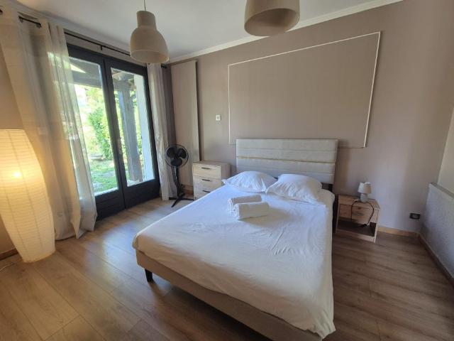 Maison mitoyenne d'un côté de 124,60 m² sur deux niveaux
