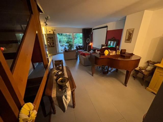 Maison mitoyenne de 4,5 pièces avec jardin privatif et terrasse