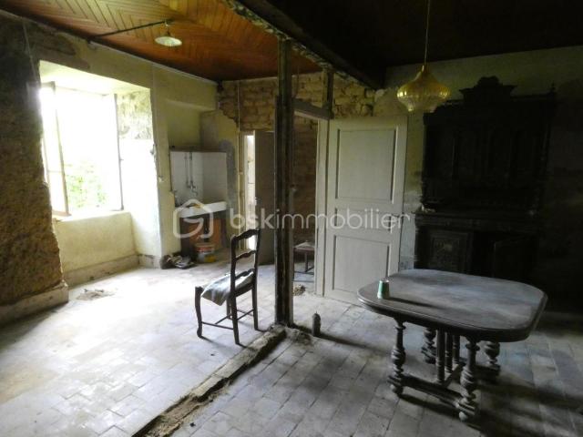 Maison mitoyenne de 75 m2 à rénover