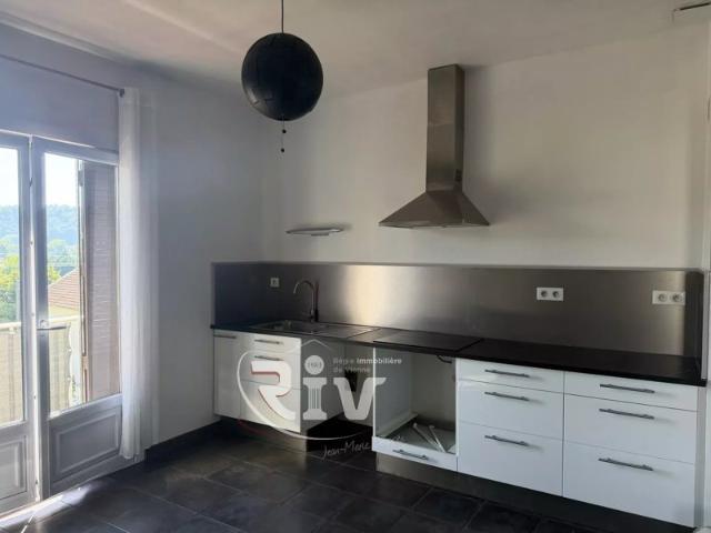 Maison mitoyenne de 95.25m² avec jardin, balcon et garage Saint romain en gal