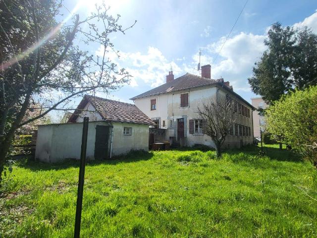 Maison mitoyenne des années m² Idéale pour investissement lo. 148m² Paray le Monial