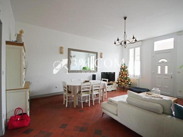 Maison mitoyenne rénovée 85 m2 1 CH Jardin