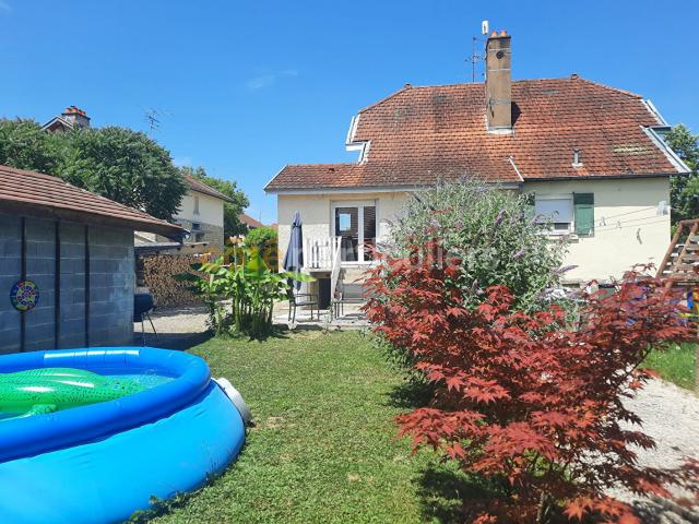 Maison mitoyenne rénovée à Tavaux