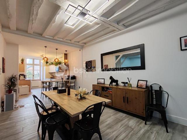 Maison mitoyenne rénovée de 155m²