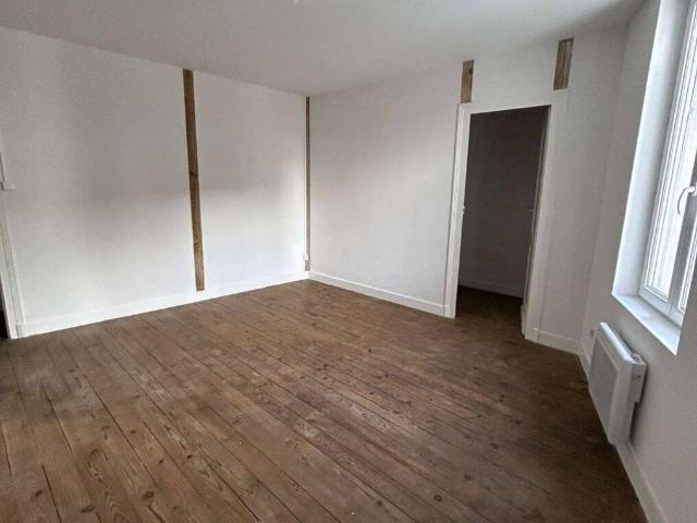 Maison mitoyenne sur 2 niveau, T3