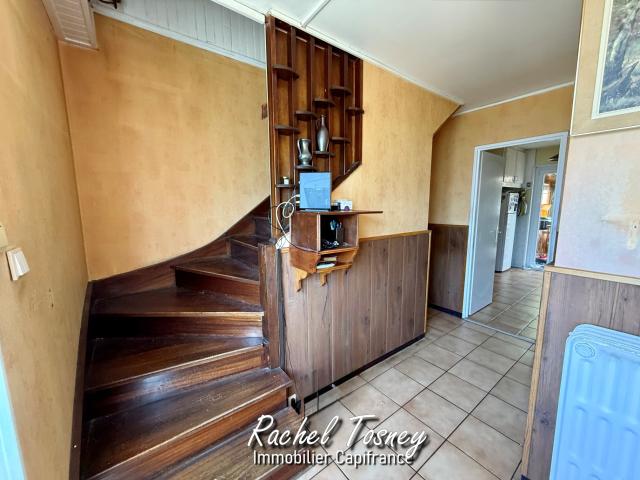 Maison Mitoyenne T5 A RÉNOVER, avec garage, sous sol et magnifique jardin ! Secteur ANDELNANS/ FROIDEVAL 90400