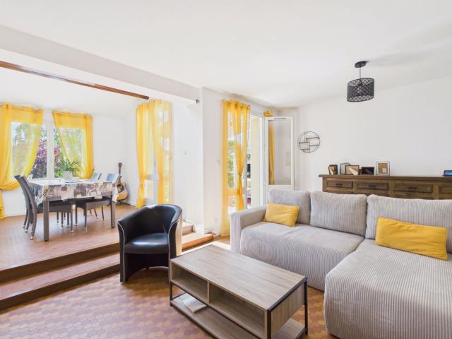 Maison mitoyenne T6, 4 chambres Costes Rouges