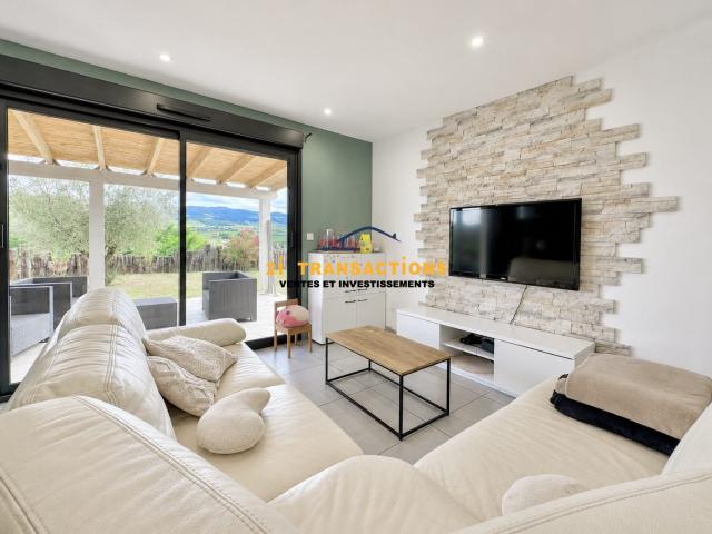 Maison mitoyenne 1 côté 110m² Jardin avec terrasse ? 110m² L'Horme