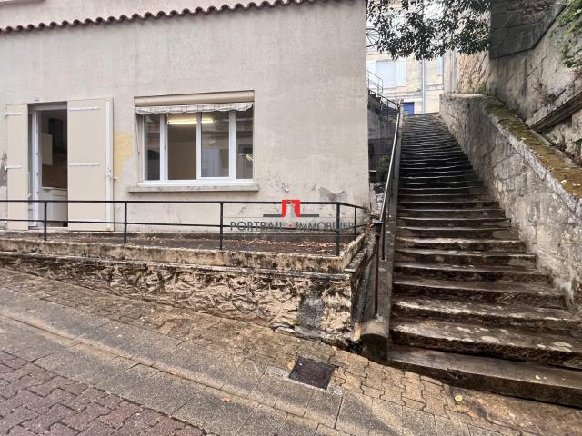 Maison mitoyenne 1 côté à louer, 2 pièces Blaye 33390