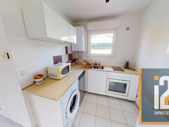 Maison mitoyenne 1 côté à louer, 3 pièces Nîmes 30000