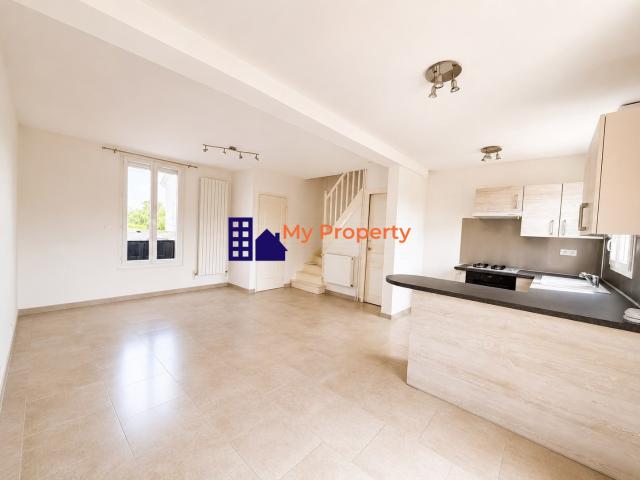 Maison mitoyenne 1 côté à louer, 3 pièces Houilles 78800