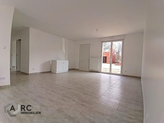 Maison mitoyenne 1 côté à louer, 4 pièces Orléans 45100