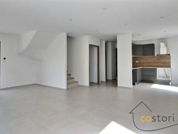 Maison mitoyenne 1 côté à louer, 4 pièces Draguignan 83300