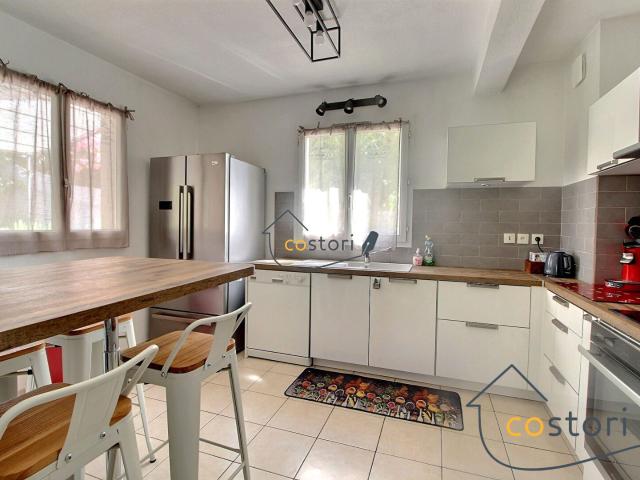 Maison mitoyenne 1 côté à louer, 5 pièces Draguignan 83300