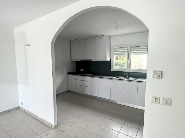 Maison mitoyenne 1 côté à louer, 6 pièces LESCAR 64230