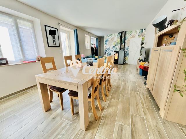 Maison mitoyenne 2 côtés à louer, 4 pièces Bressuire 79300
