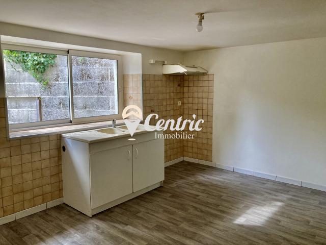 Maison mitoyenne 2 côtés à louer, 4 pièces Mauléon 79700