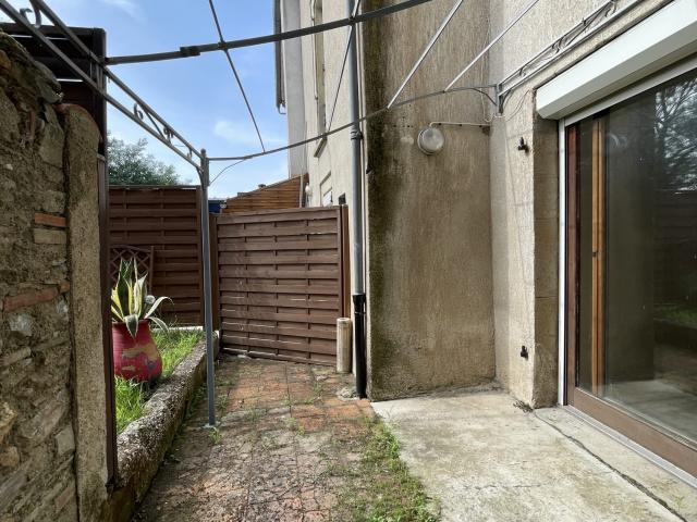 Maison mitoyenne 2 côtés à louer, 5 pièces Verdalle 81110