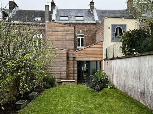 Maison mitoyenne 2 côtés à louer, 5 pièces Amiens 80000