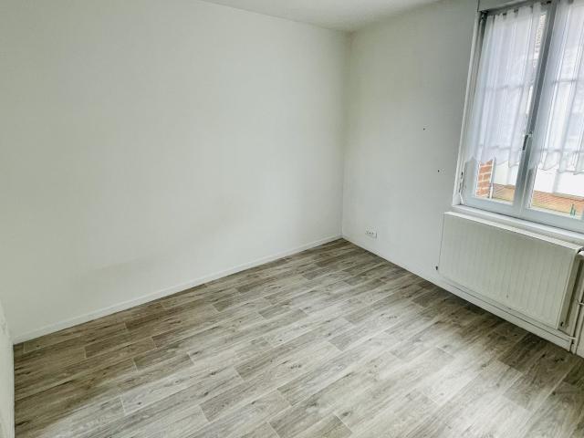 Maison mitoyenne 2 côtés à louer, 3 pièces Amiens 80000