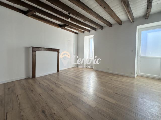Maison mitoyenne 2 côtés à louer, 3 pièces Moncoutant sur Sèvre 79320