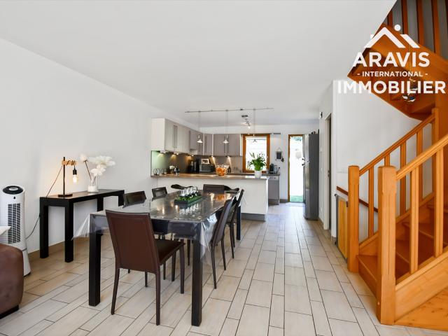 SOUS OFFRE Maison mitoyenne, 3 chambres, avec jardin, gara. 137m² Thônes
