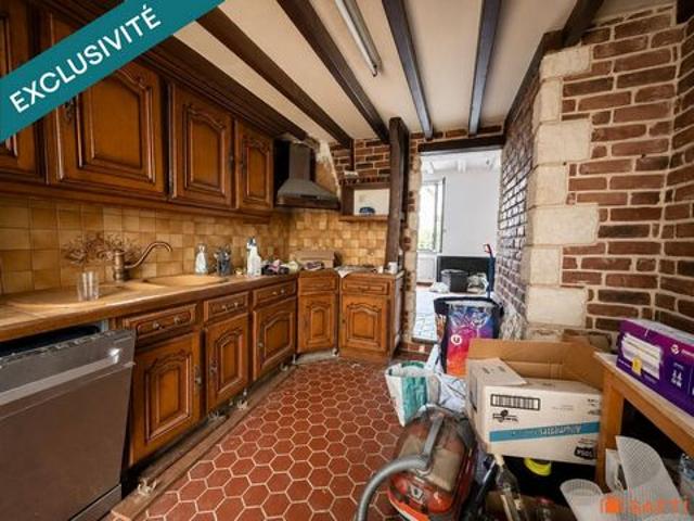 Maison mitoyenne, 3 chambres, fort potentiel !