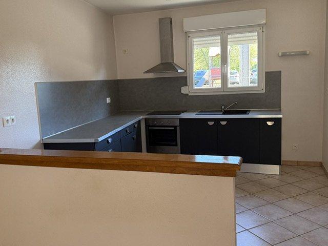 Maison mitoyenne 4 pièces à Bazailles FR