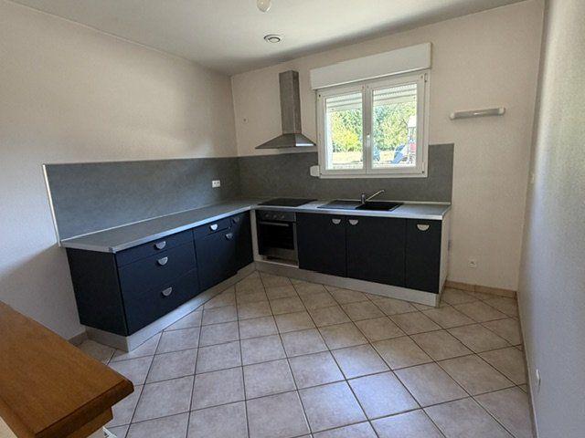 Maison mitoyenne 4 pièces à Bazailles