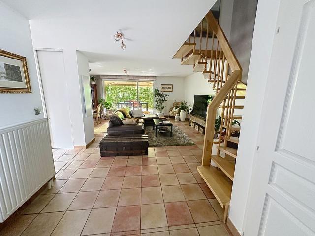 Maison mitoyenne 5 pièces 122 m2 avec jardin