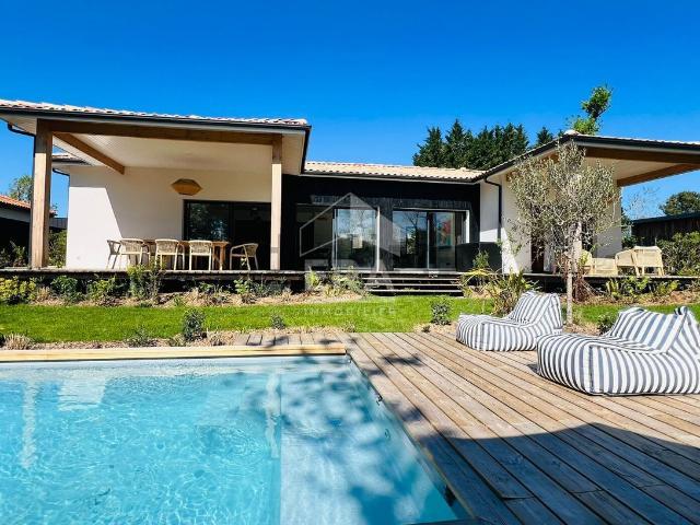 Maison, Mios