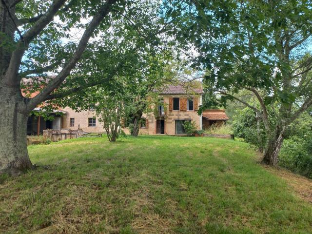 Maison, Mirande