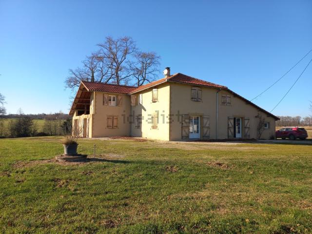 Maison, Mirande