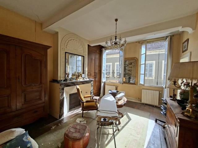 Maison, Mirande
