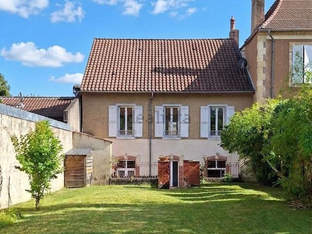 Maison, Mirande