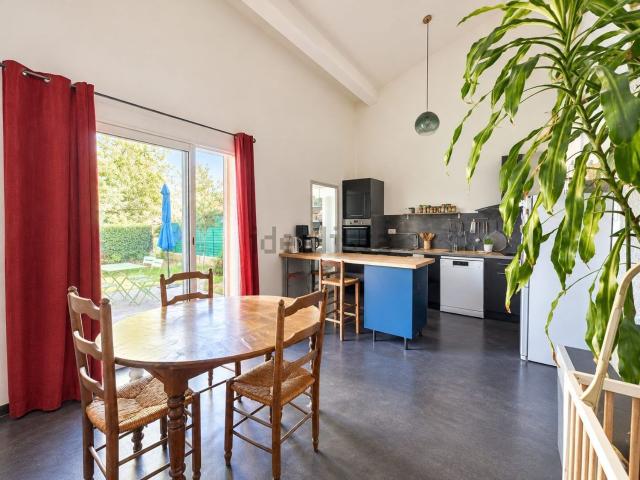 Maison, Mirabel et Blacons