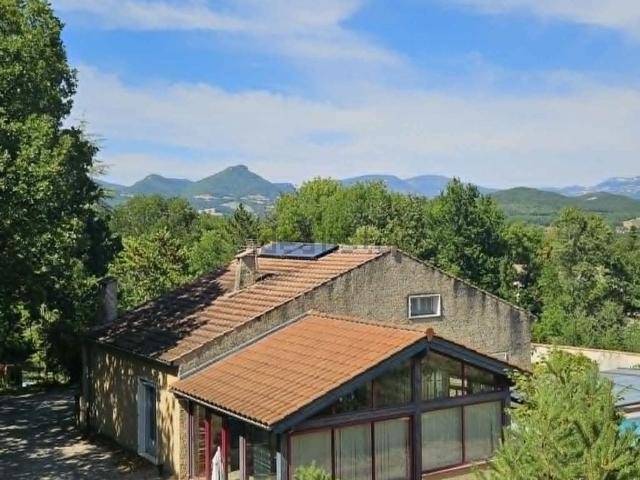 Maison, Mirabel et Blacons