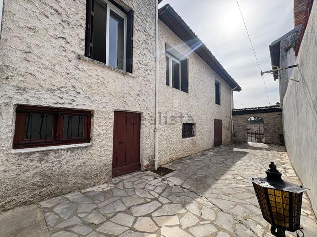 Maison, Mirebeau