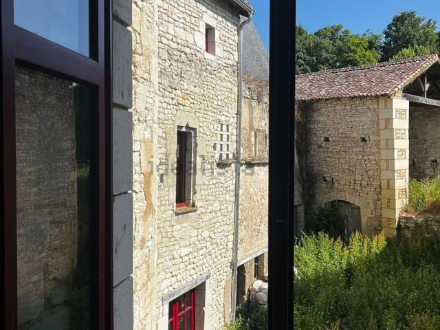 Maison, Mirebeau